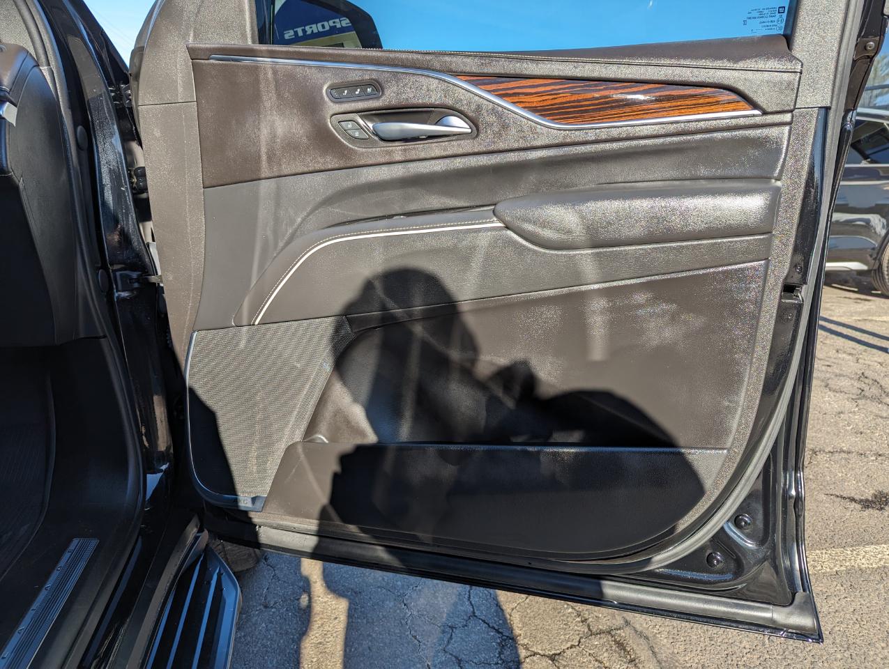 Cadillac Escalade 2WD 4dr Premium Luxury 2022