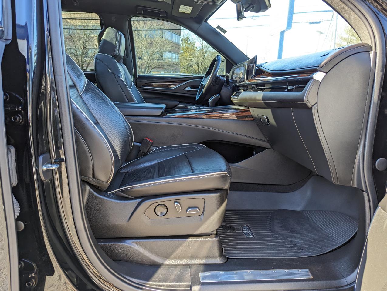 Cadillac Escalade 2WD 4dr Premium Luxury 2022