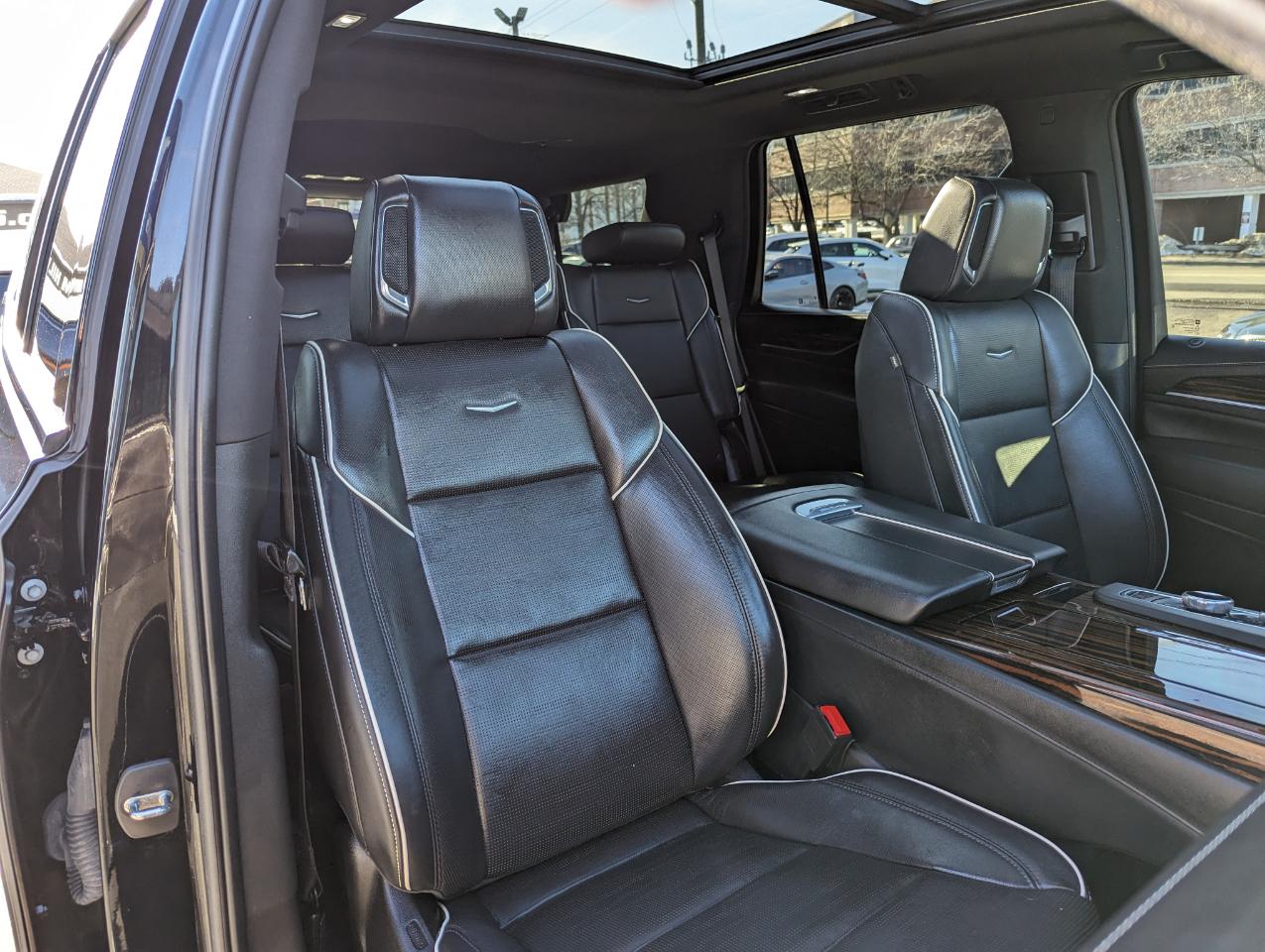 Cadillac Escalade 2WD 4dr Premium Luxury 2022