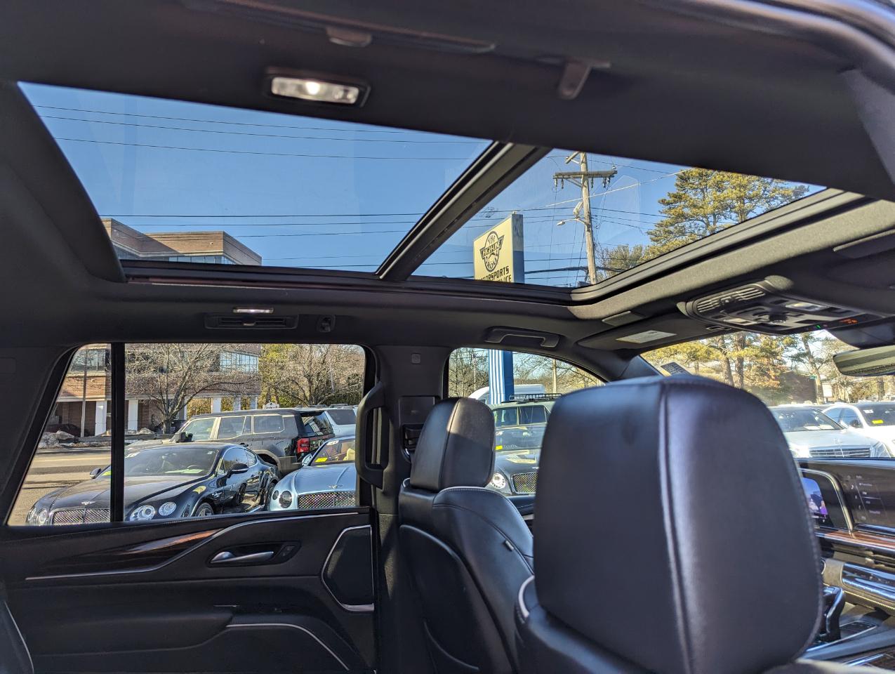 Cadillac Escalade 2WD 4dr Premium Luxury 2022