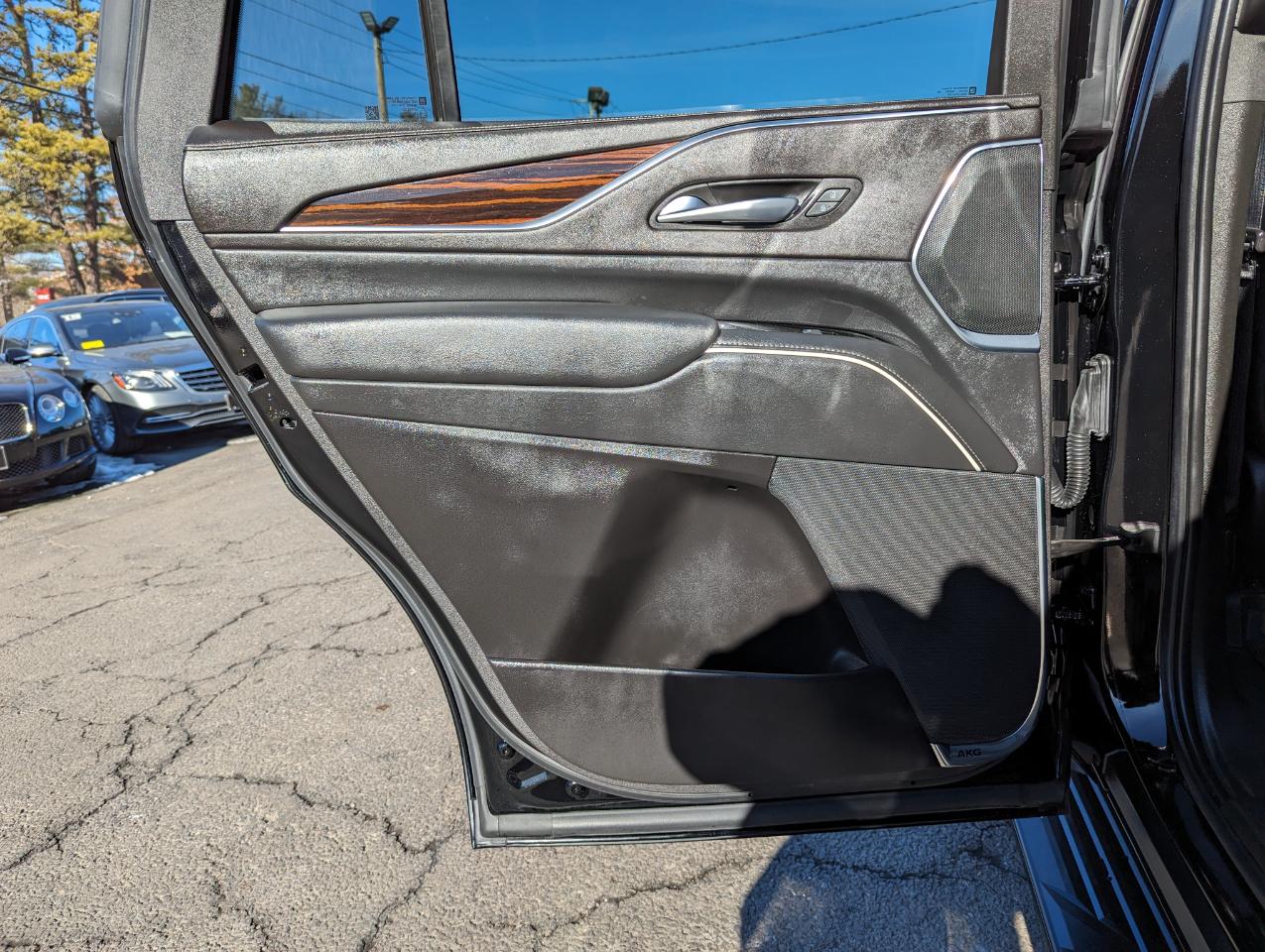 Cadillac Escalade 2WD 4dr Premium Luxury 2022