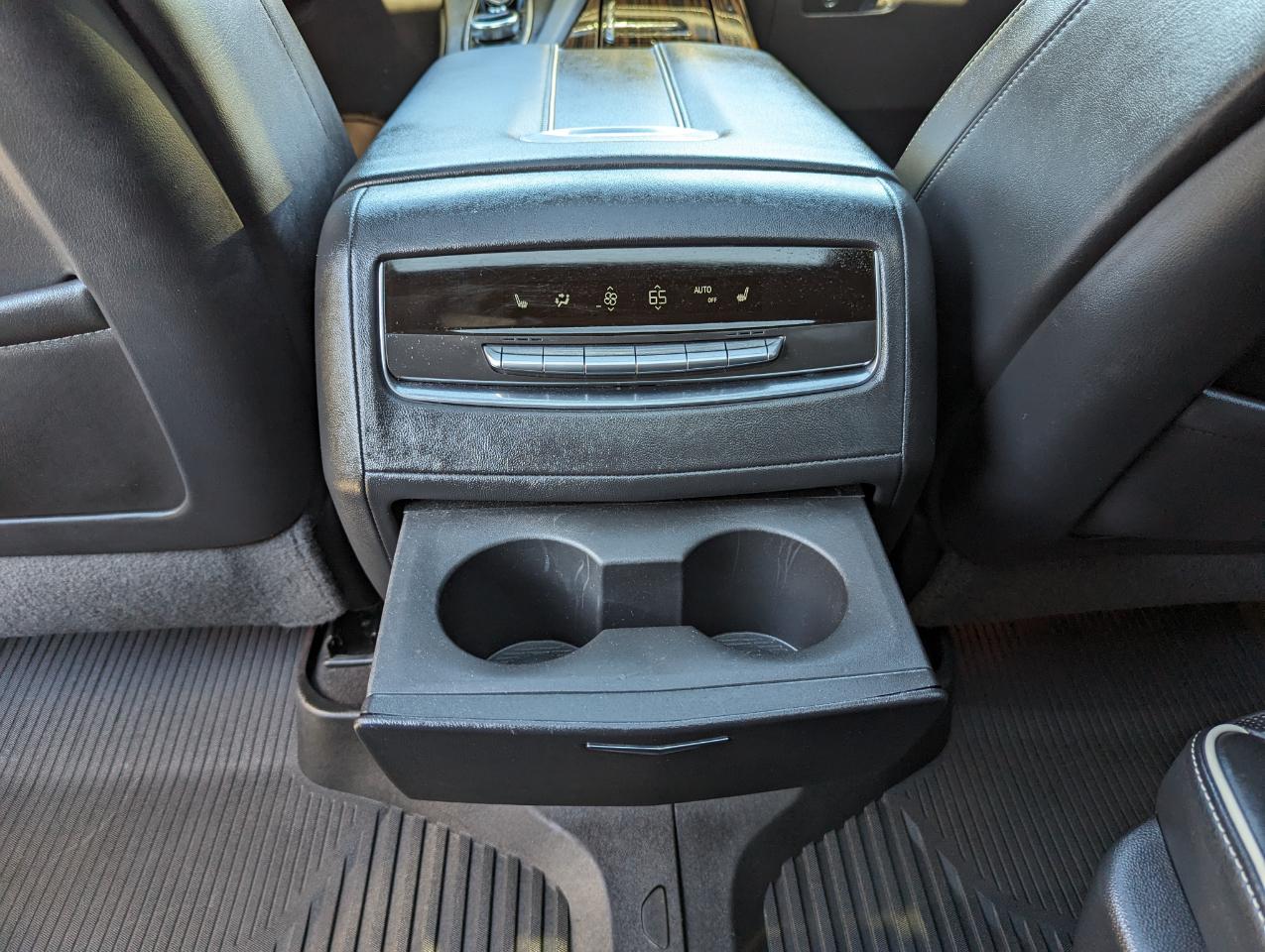 Cadillac Escalade 2WD 4dr Premium Luxury 2022