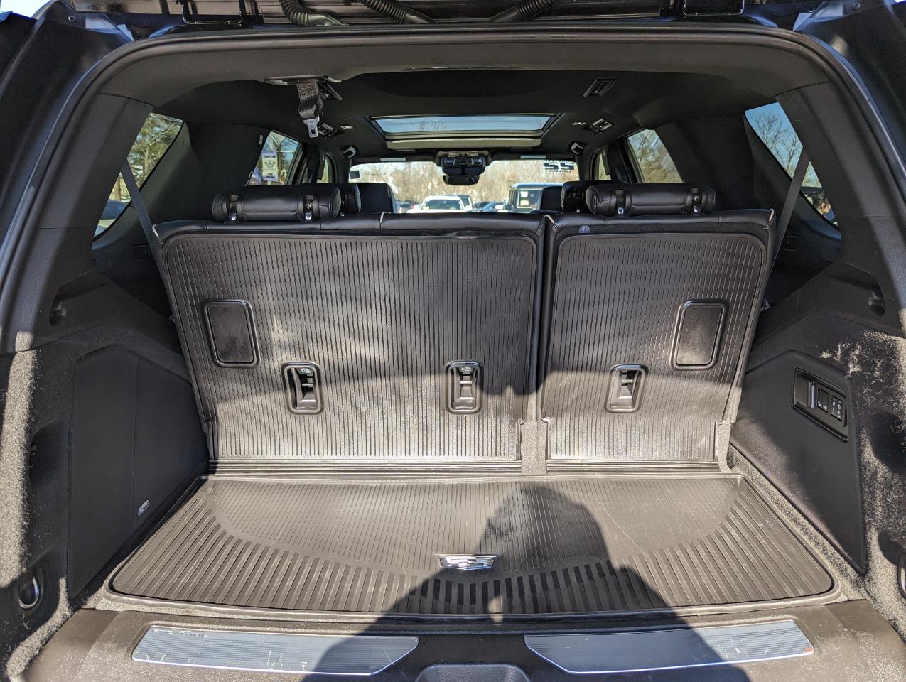 Cadillac Escalade 2WD 4dr Premium Luxury 2022