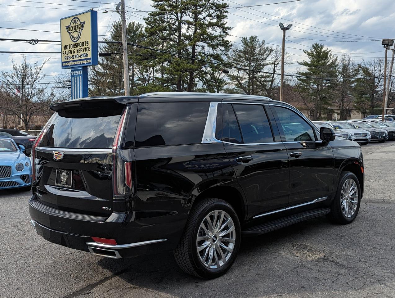 Cadillac Escalade 2WD 4dr Premium Luxury 2022