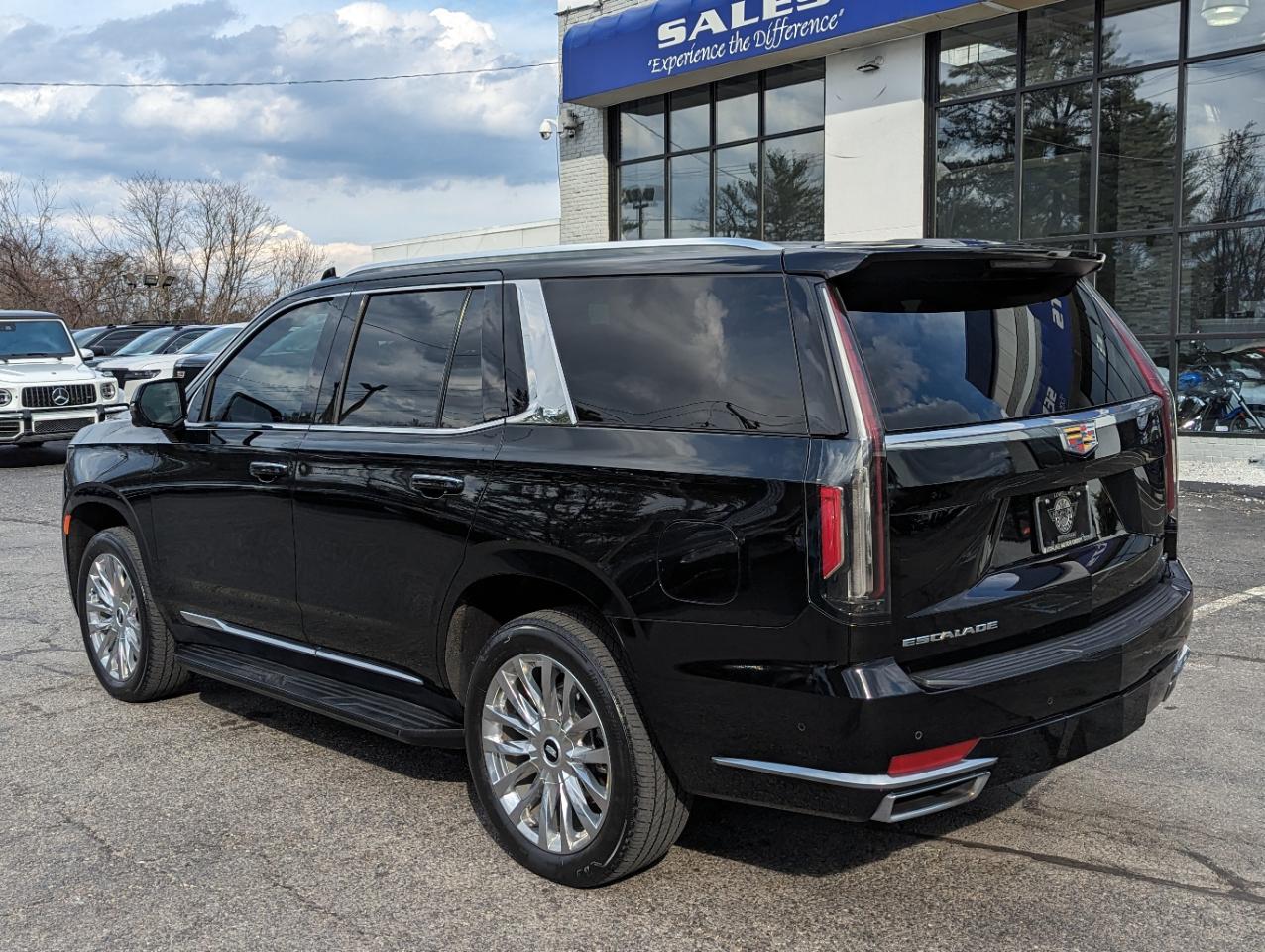 Cadillac Escalade 2WD 4dr Premium Luxury 2022