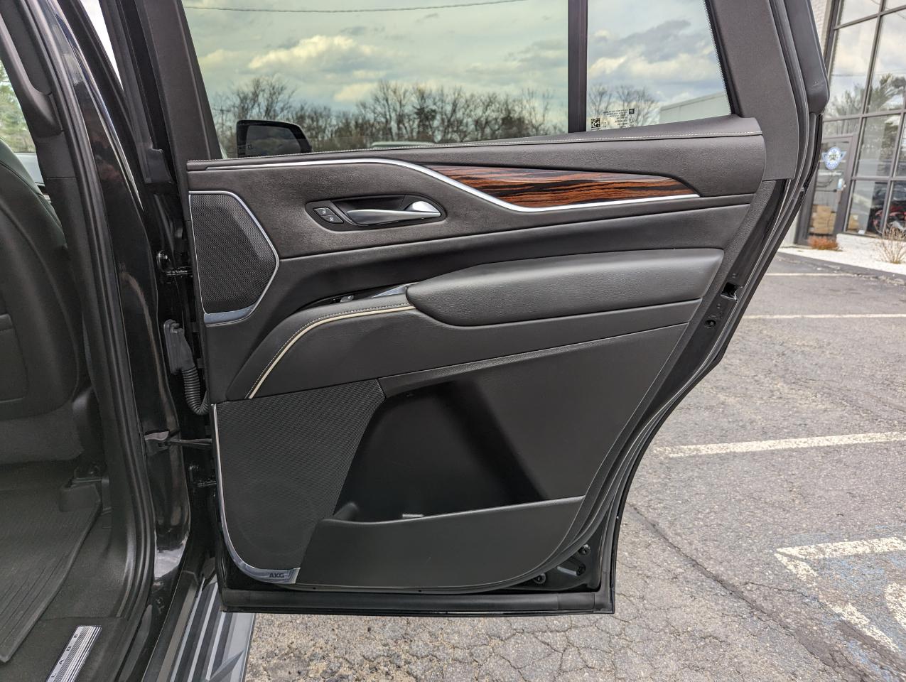 Cadillac Escalade 2WD 4dr Premium Luxury 2022