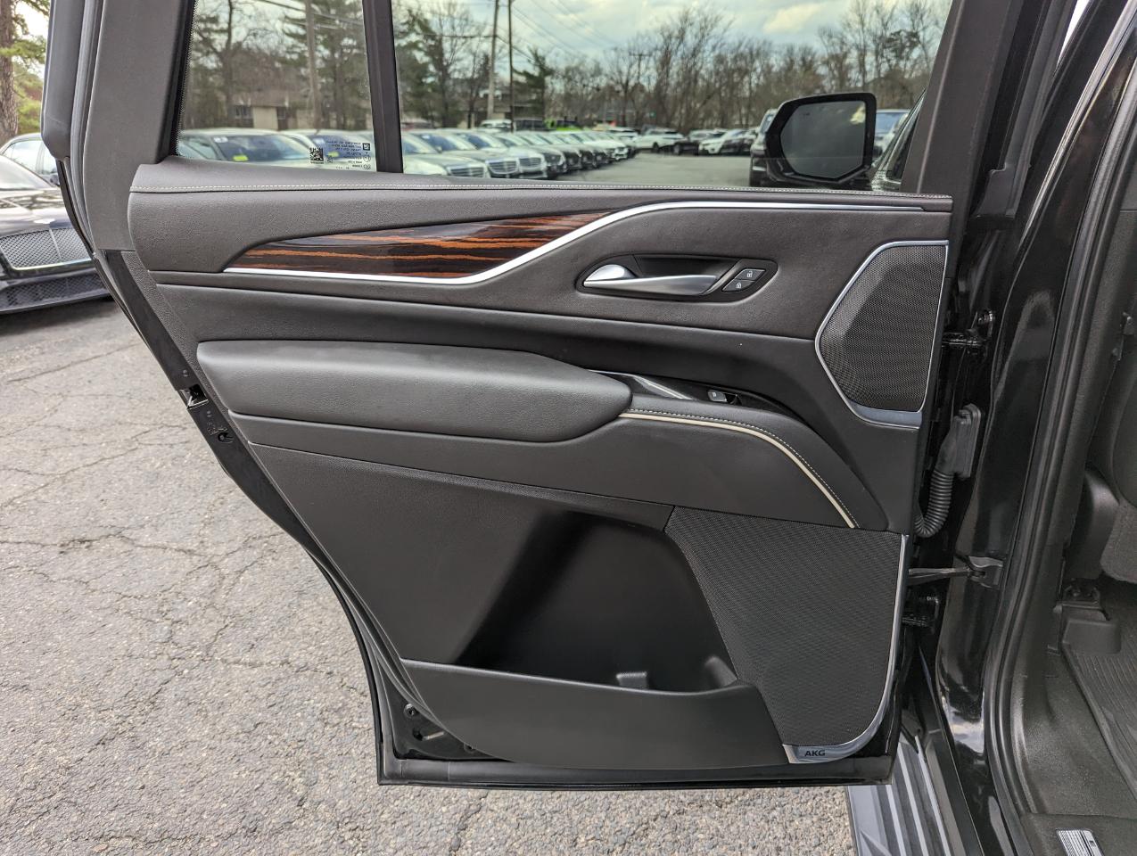 Cadillac Escalade 2WD 4dr Premium Luxury 2022