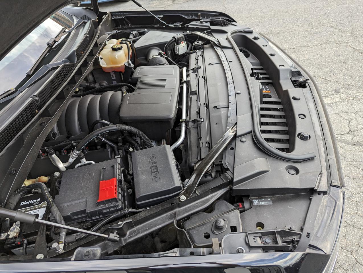 Cadillac Escalade 2WD 4dr Premium Luxury 2022