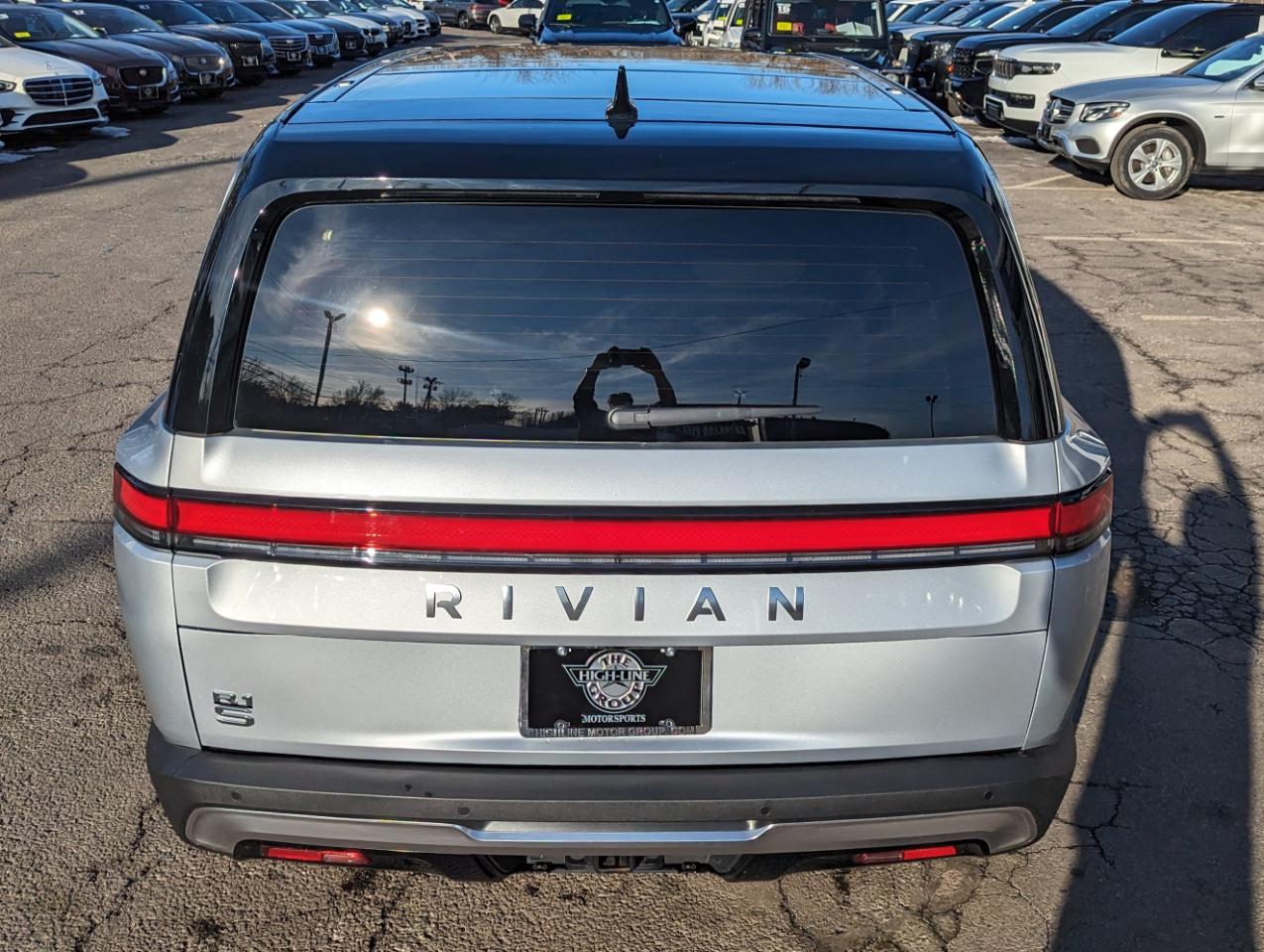 Rivian R1S Adventure Dual-Motor Max Pack 2025