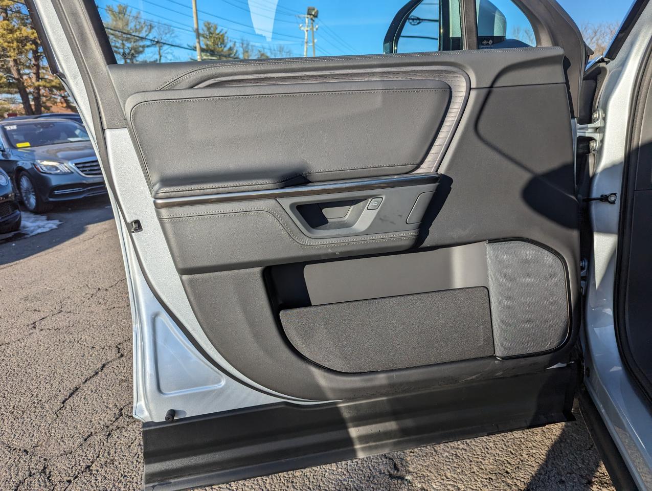 Rivian R1S Adventure Dual-Motor Max Pack 2025