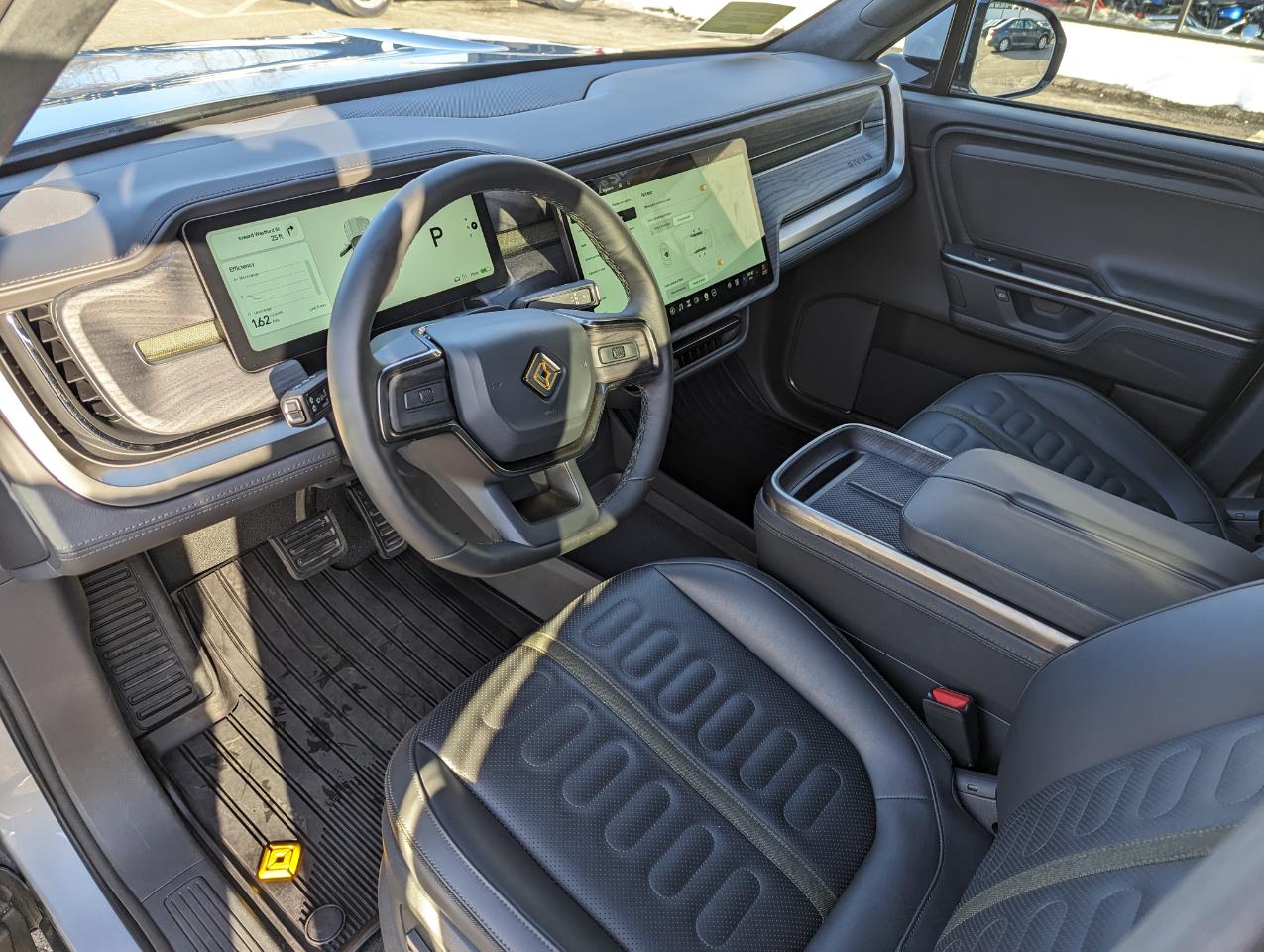 Rivian R1S Adventure Dual-Motor Max Pack 2025