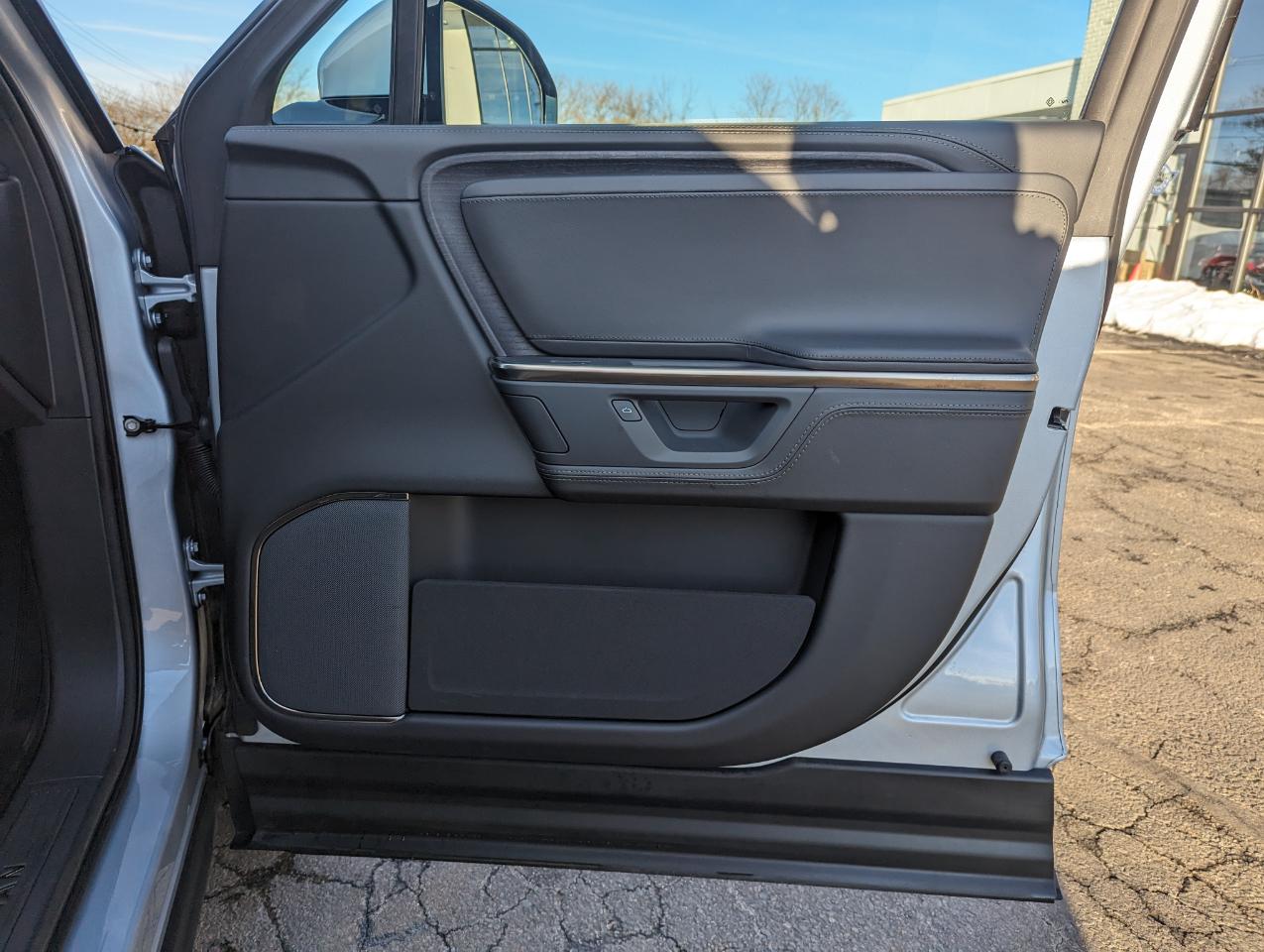 Rivian R1S Adventure Dual-Motor Max Pack 2025