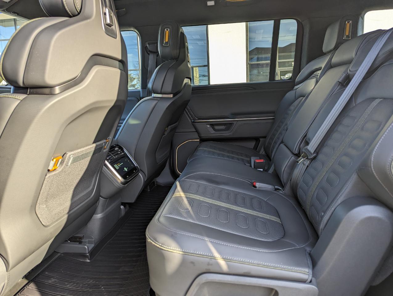 Rivian R1S Adventure Dual-Motor Max Pack 2025