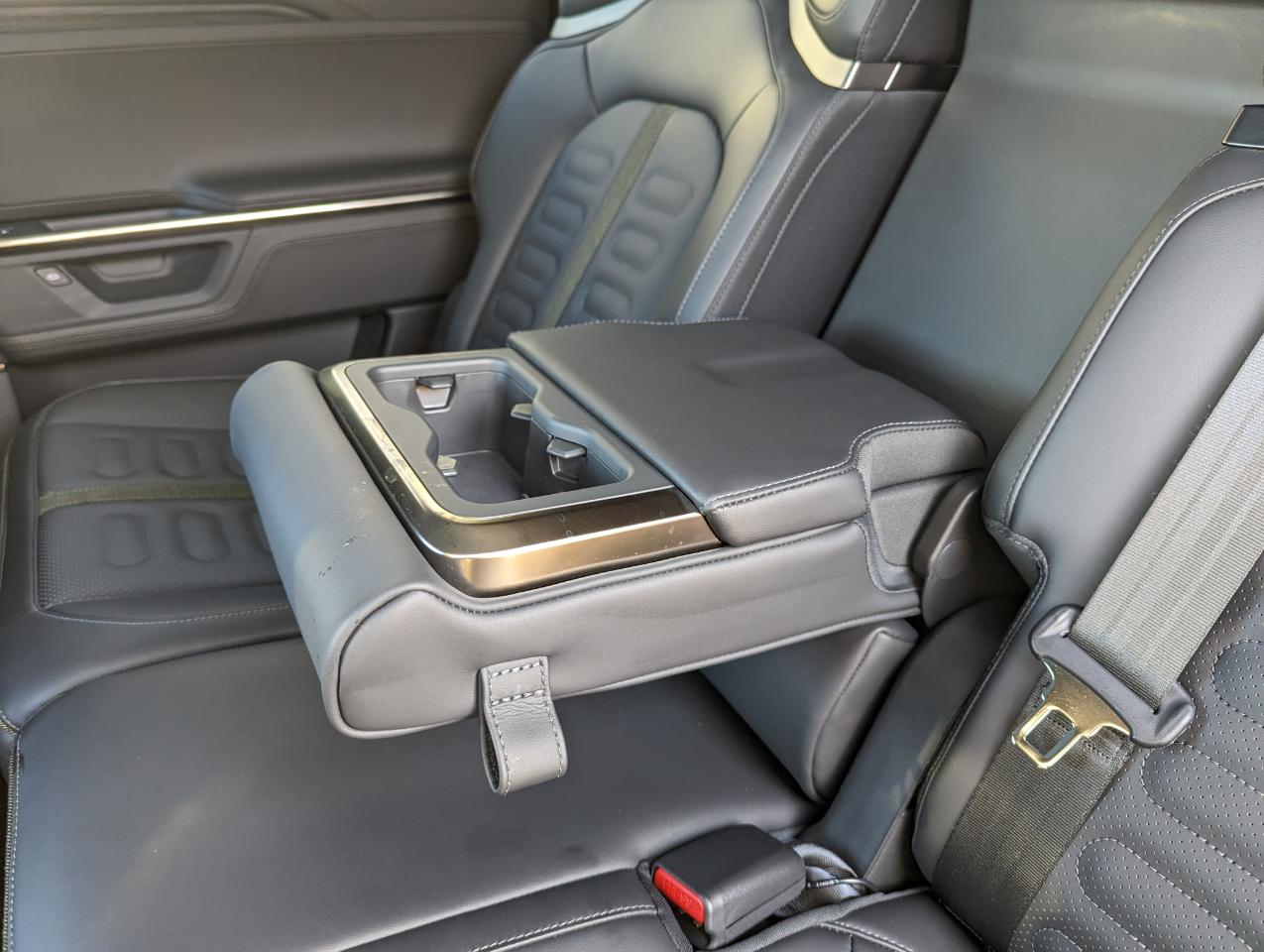 Rivian R1S Adventure Dual-Motor Max Pack 2025