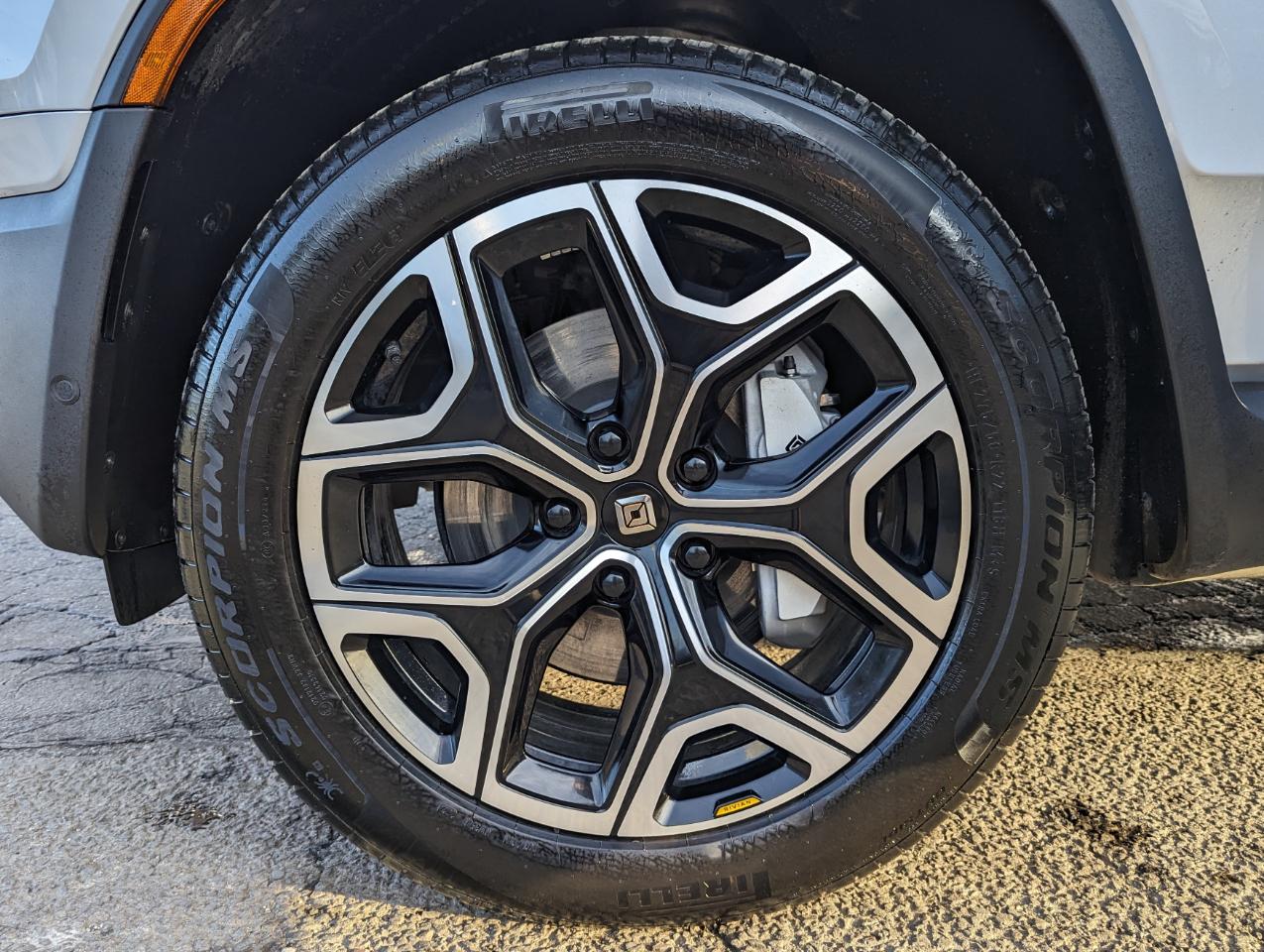 Rivian R1S Adventure Dual-Motor Max Pack 2025