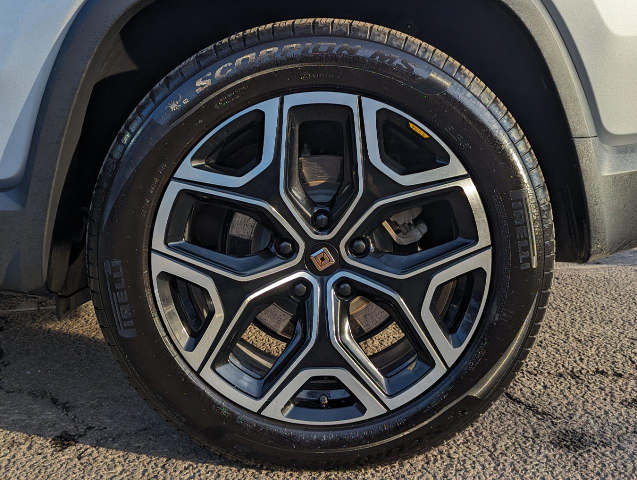 Rivian R1S Adventure Dual-Motor Max Pack 2025