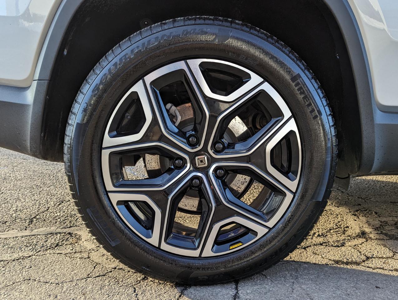 Rivian R1S Adventure Dual-Motor Max Pack 2025