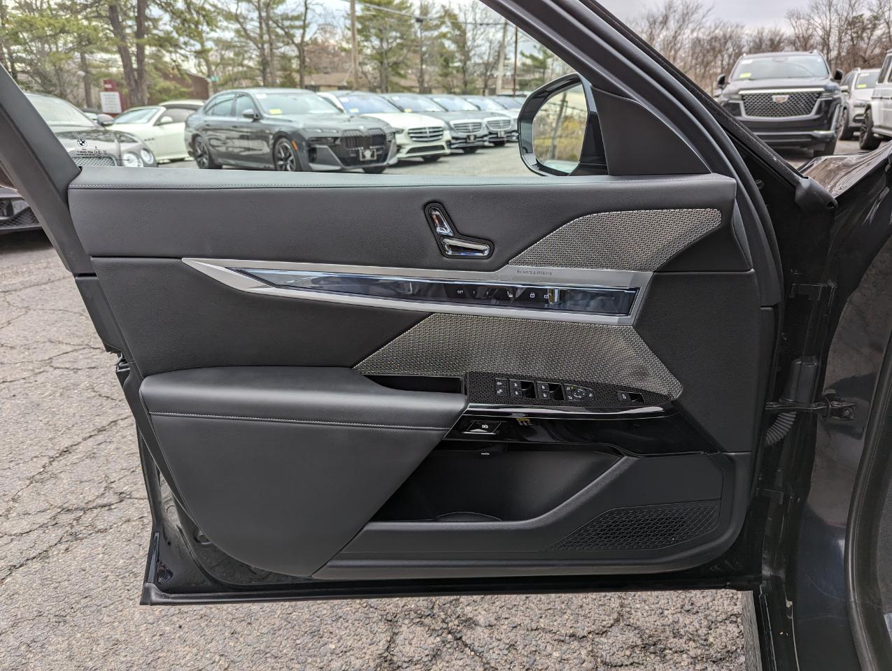 BMW 7 Series 760i xDrive Sedan 2023