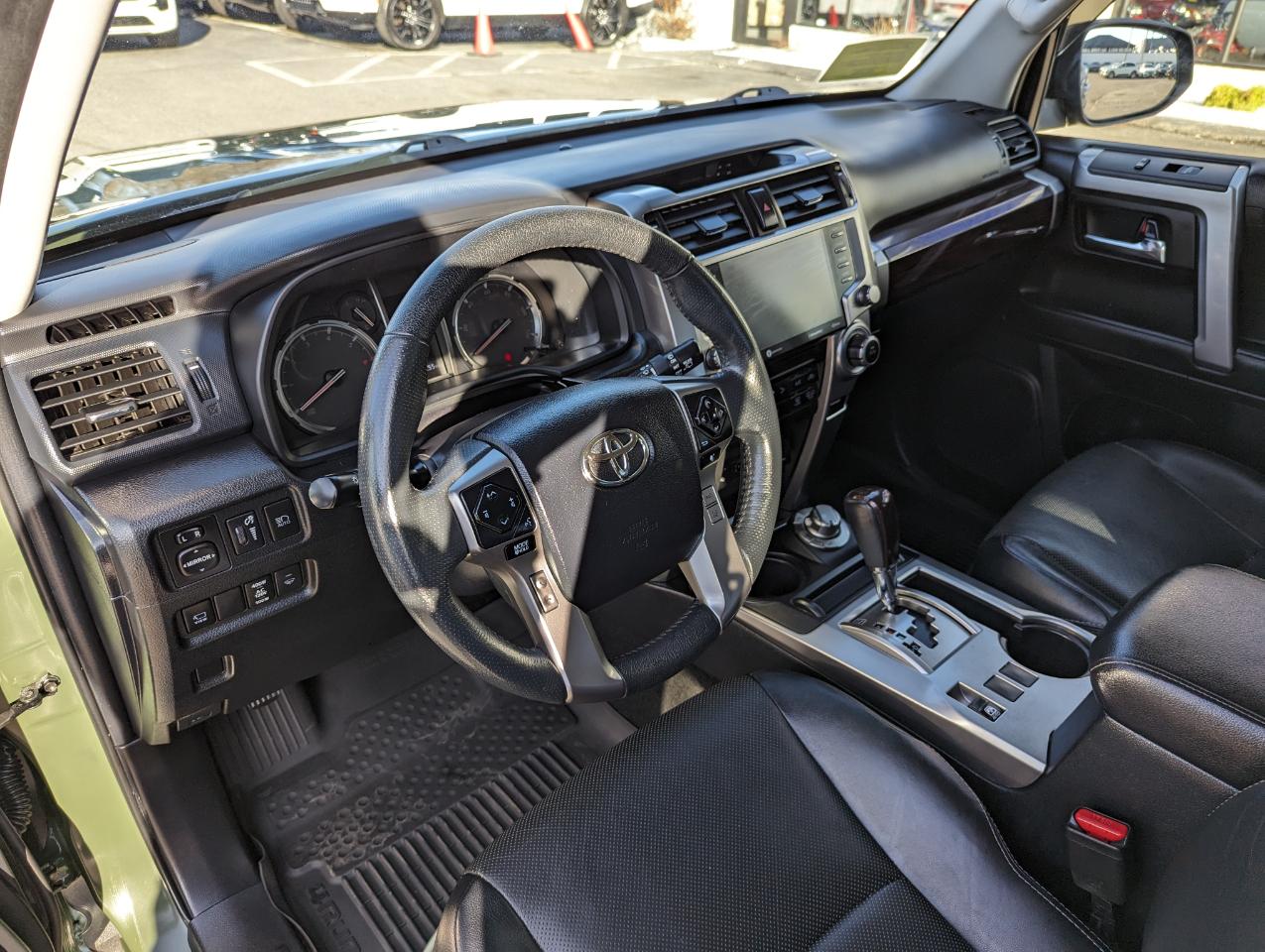 Toyota 4Runner Limited 4WD (Natl) 2022