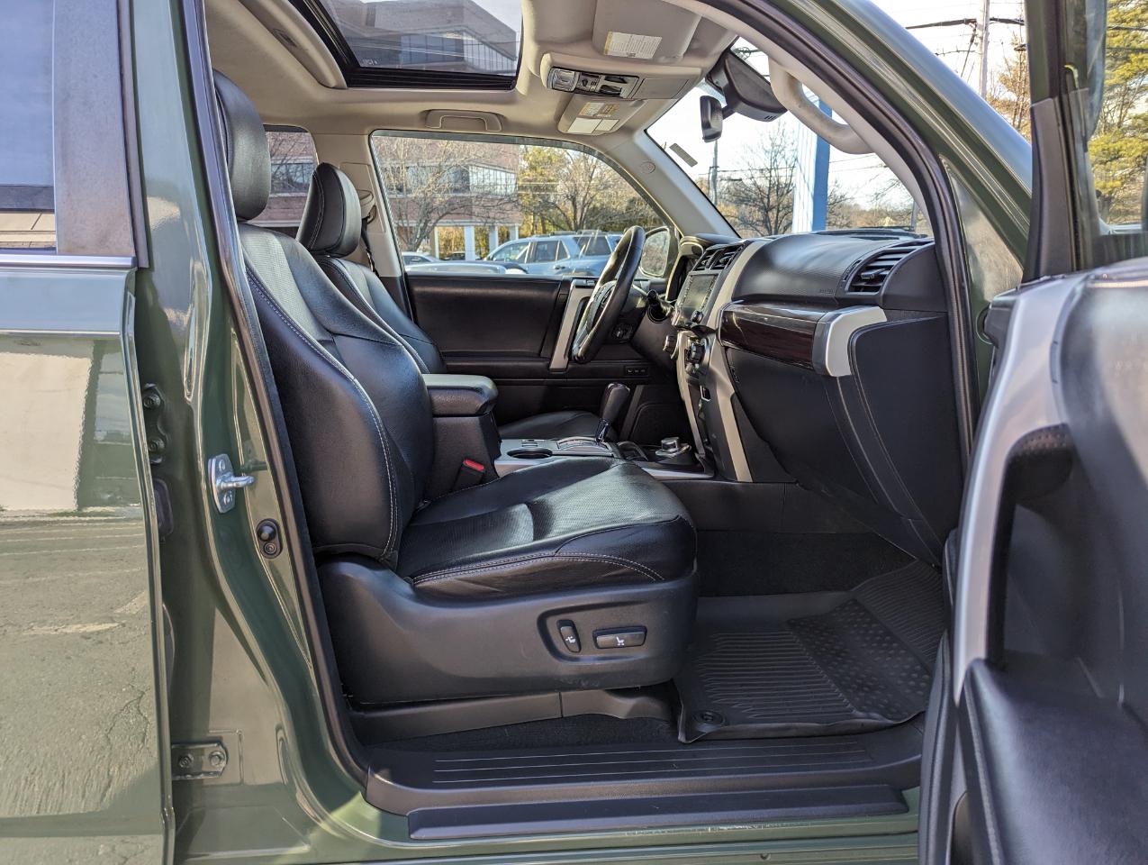 Toyota 4Runner Limited 4WD (Natl) 2022