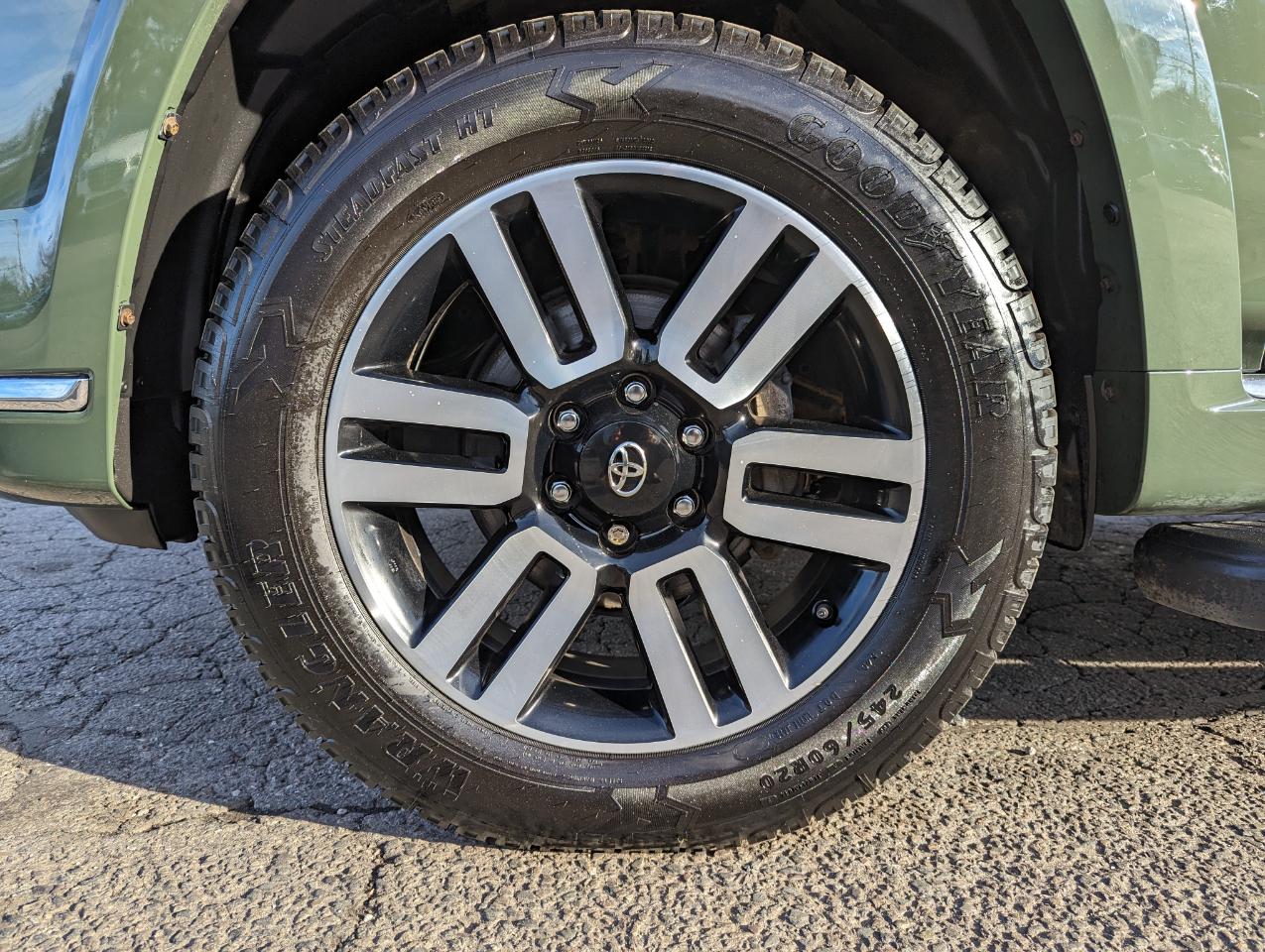 Toyota 4Runner Limited 4WD (Natl) 2022