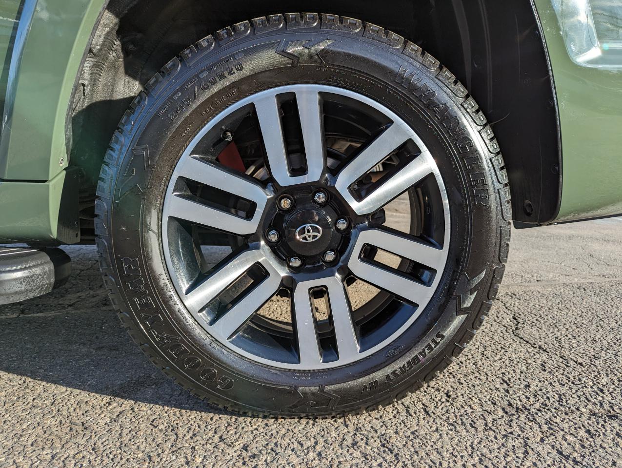 Toyota 4Runner Limited 4WD (Natl) 2022