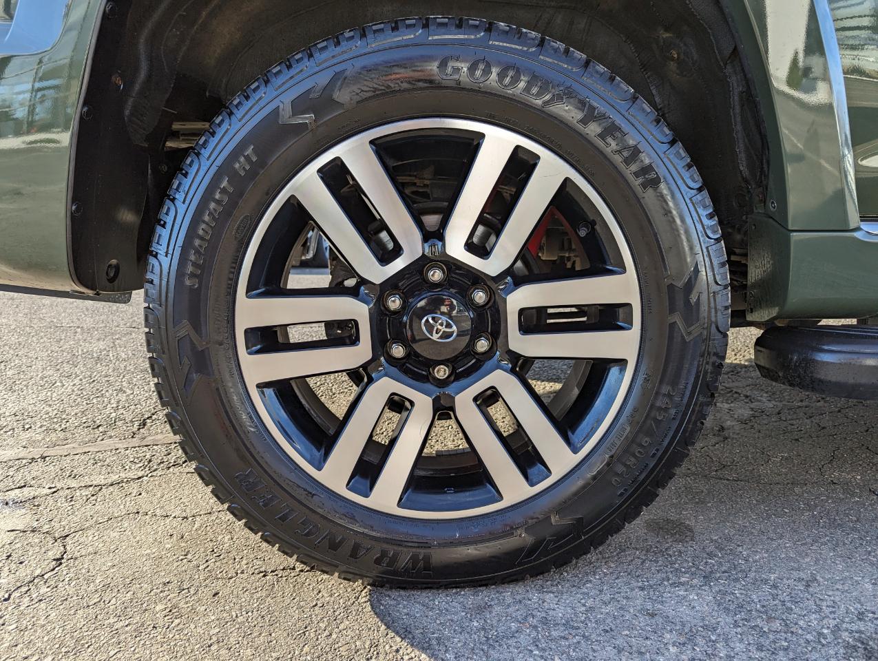 Toyota 4Runner Limited 4WD (Natl) 2022