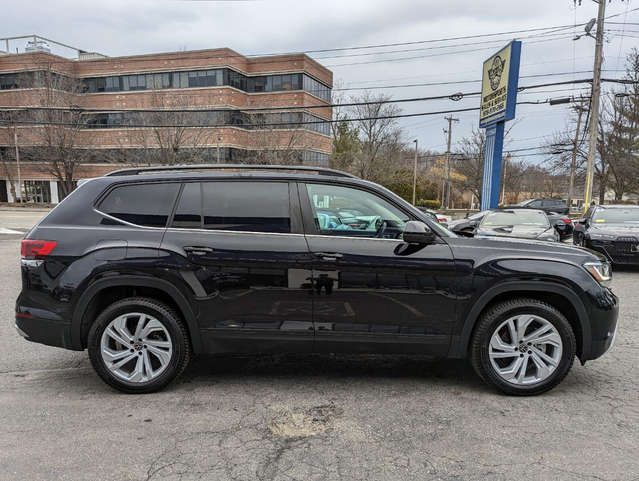 Volkswagen Atlas 3.6L V6 SE w/Technology 4MOTION 2023