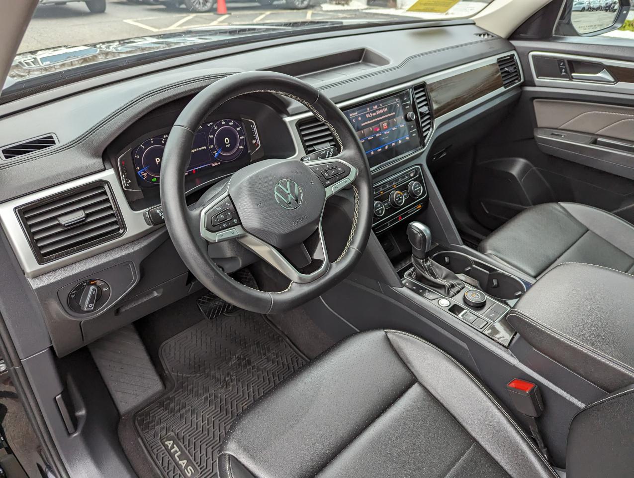 Volkswagen Atlas 3.6L V6 SE w/Technology 4MOTION 2023