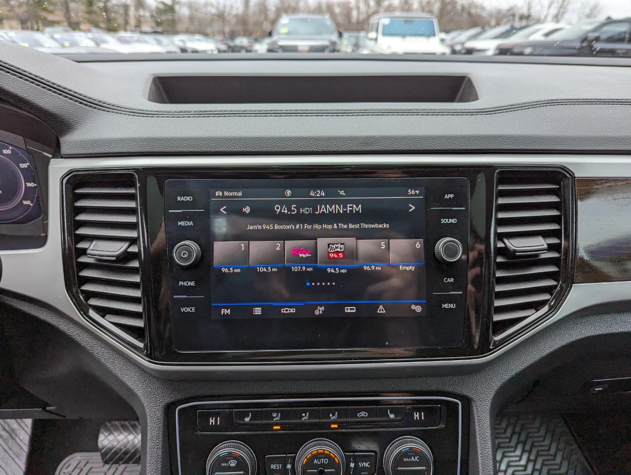 Volkswagen Atlas 3.6L V6 SE w/Technology 4MOTION 2023