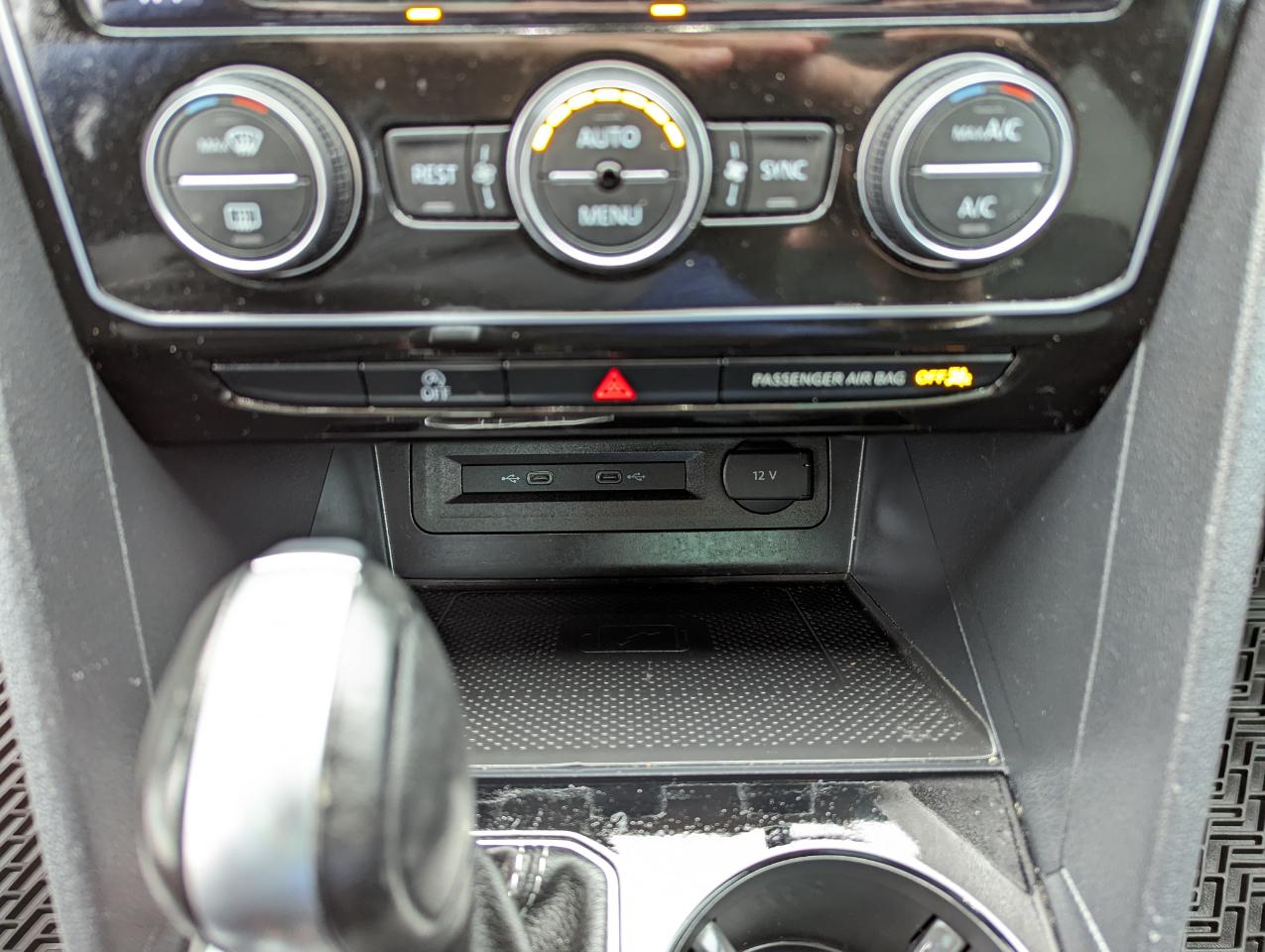 Volkswagen Atlas 3.6L V6 SE w/Technology 4MOTION 2023