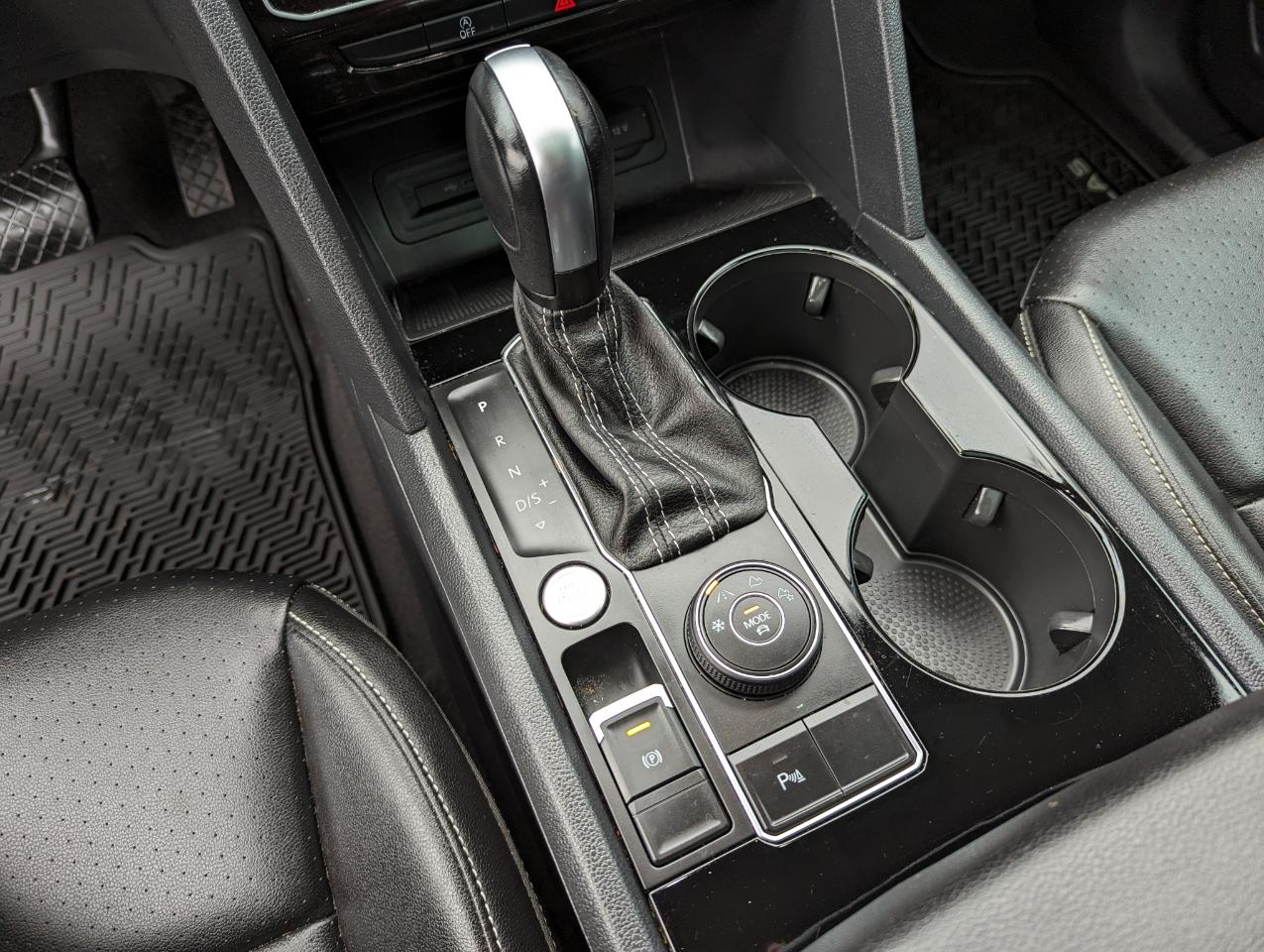 Volkswagen Atlas 3.6L V6 SE w/Technology 4MOTION 2023