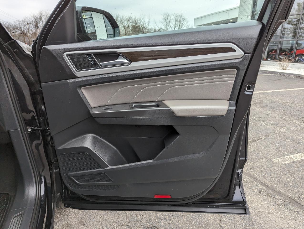 Volkswagen Atlas 3.6L V6 SE w/Technology 4MOTION 2023