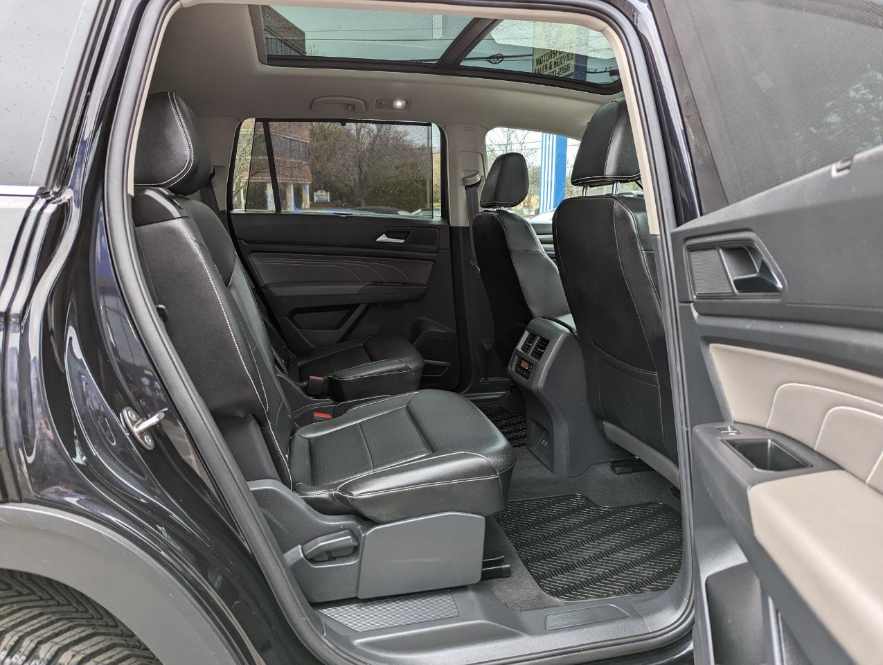 Volkswagen Atlas 3.6L V6 SE w/Technology 4MOTION 2023