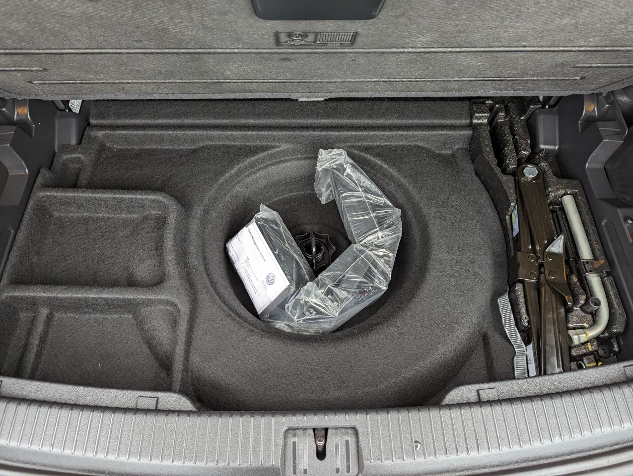 Volkswagen Atlas 3.6L V6 SE w/Technology 4MOTION 2023