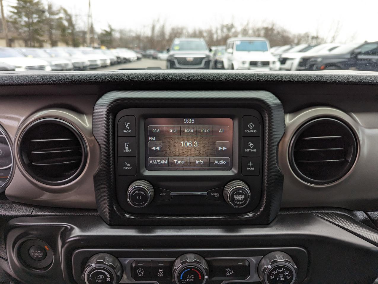 Jeep Wrangler Unlimited Willys Sport 4x4 2020