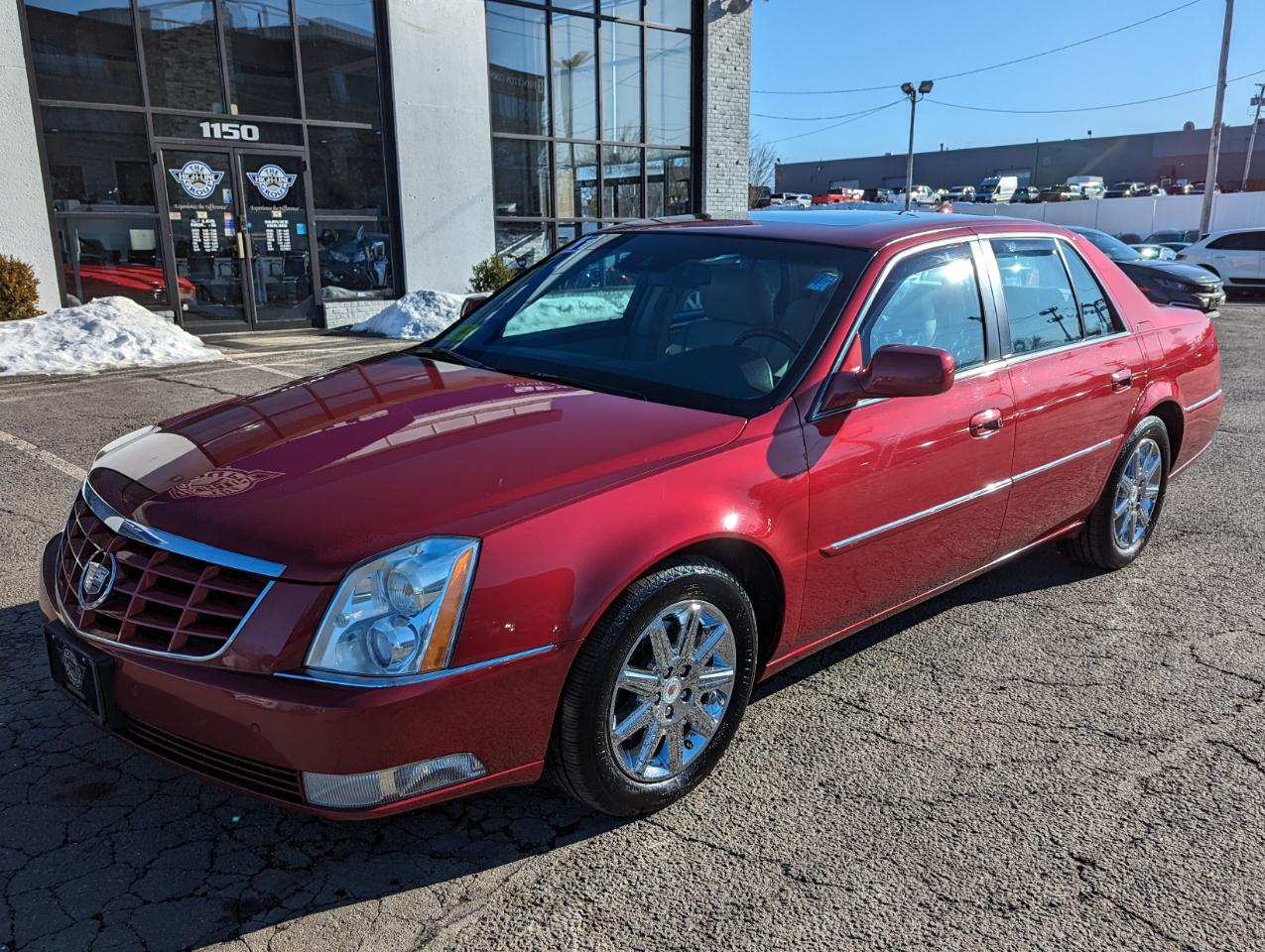 Cadillac DTS 4dr Sdn Premium Collection 2011