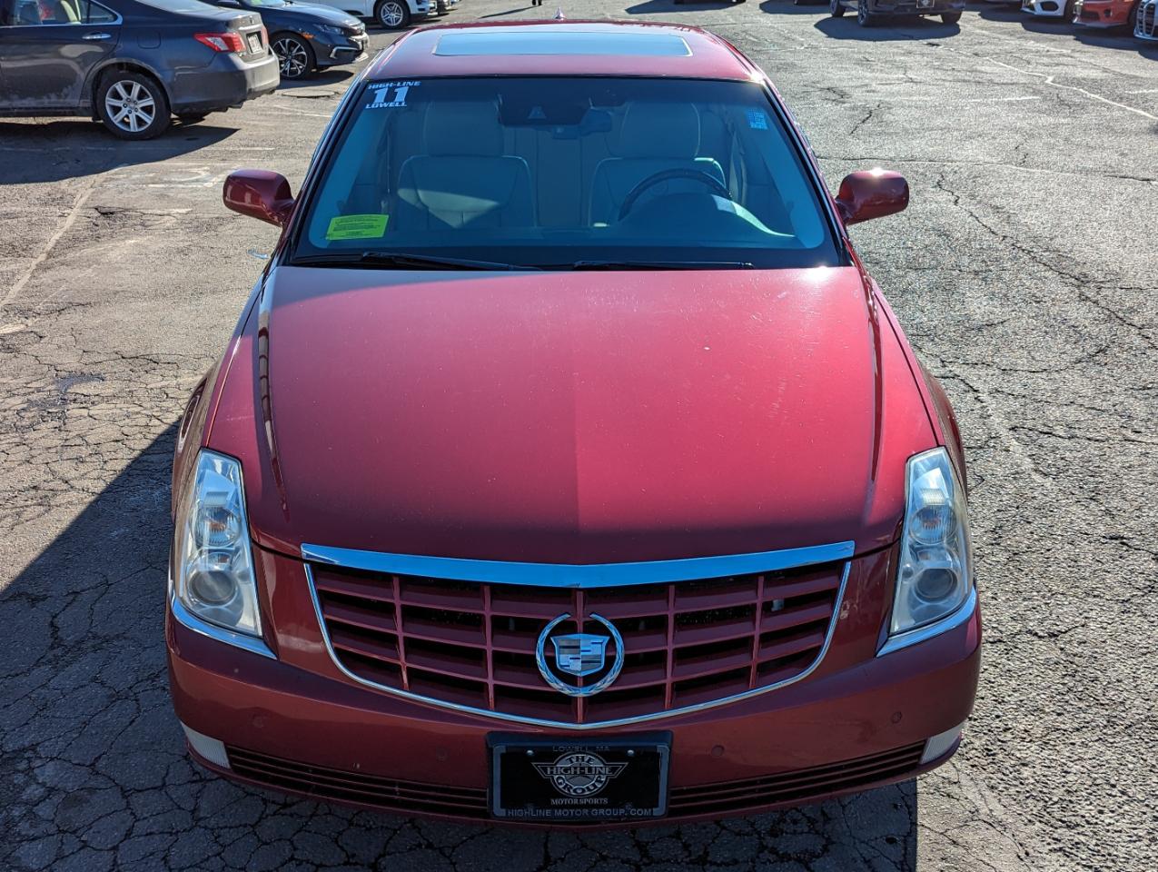 Cadillac DTS 4dr Sdn Premium Collection 2011