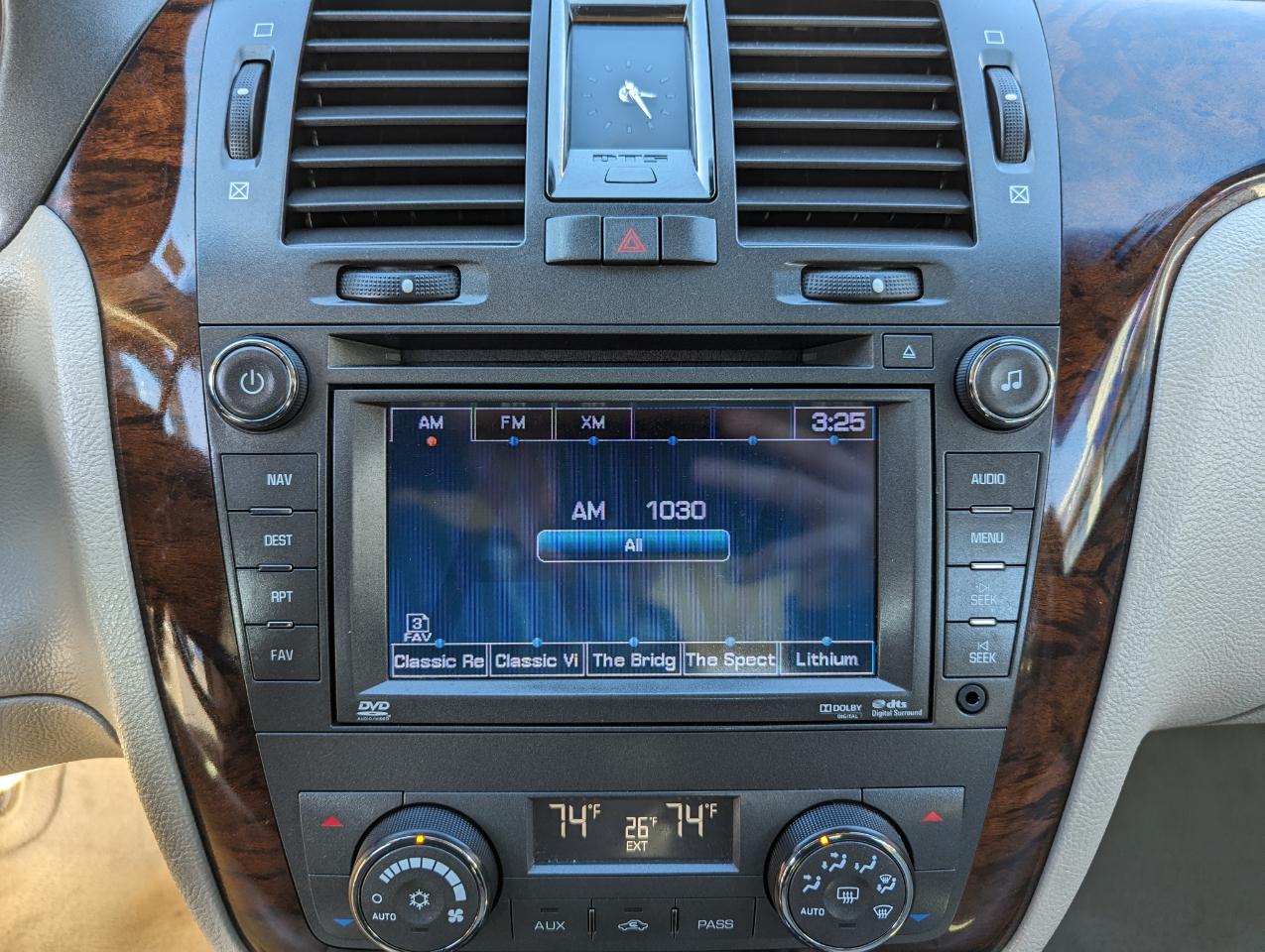 Cadillac DTS 4dr Sdn Premium Collection 2011