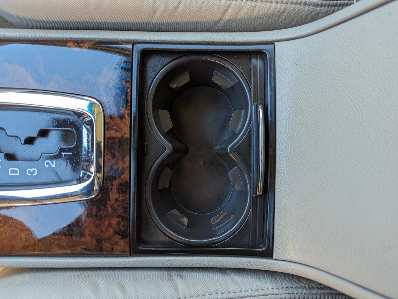 Cadillac DTS 4dr Sdn Premium Collection 2011