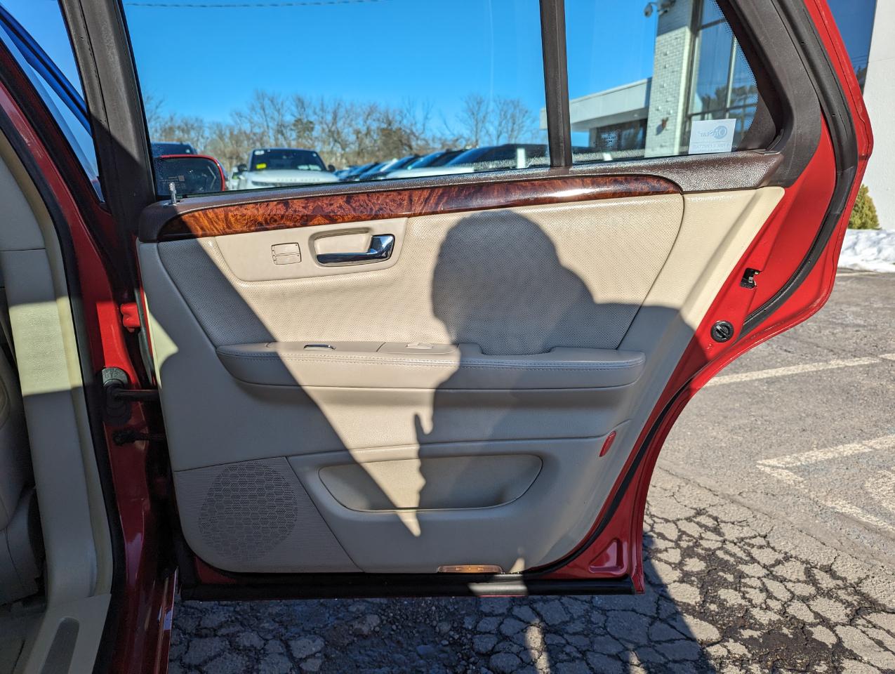 Cadillac DTS 4dr Sdn Premium Collection 2011