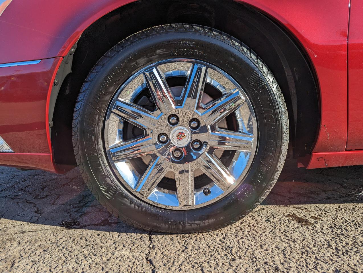 Cadillac DTS 4dr Sdn Premium Collection 2011