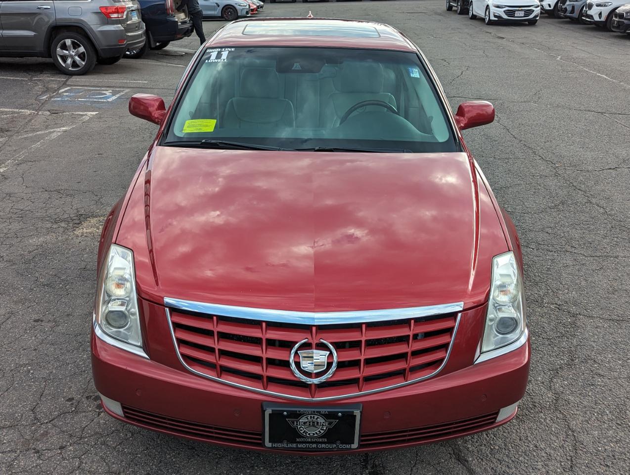 Cadillac DTS 4dr Sdn Premium Collection 2011