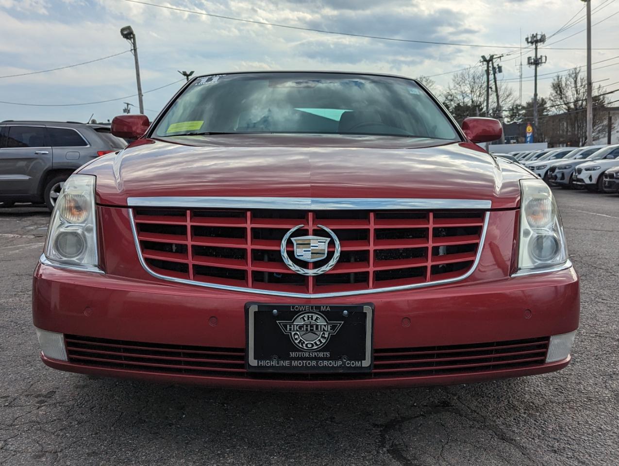 Cadillac DTS 4dr Sdn Premium Collection 2011