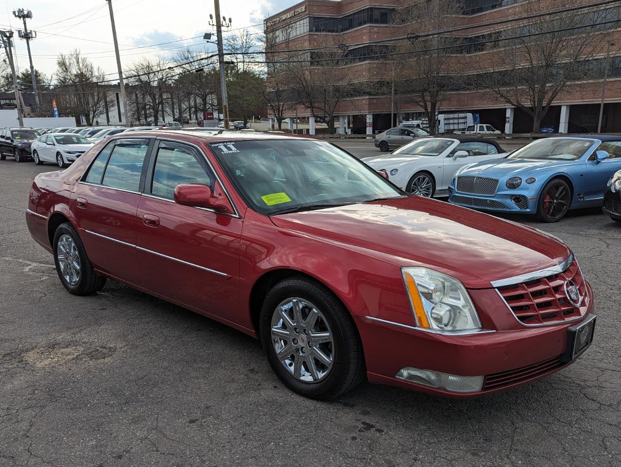 Cadillac DTS 4dr Sdn Premium Collection 2011