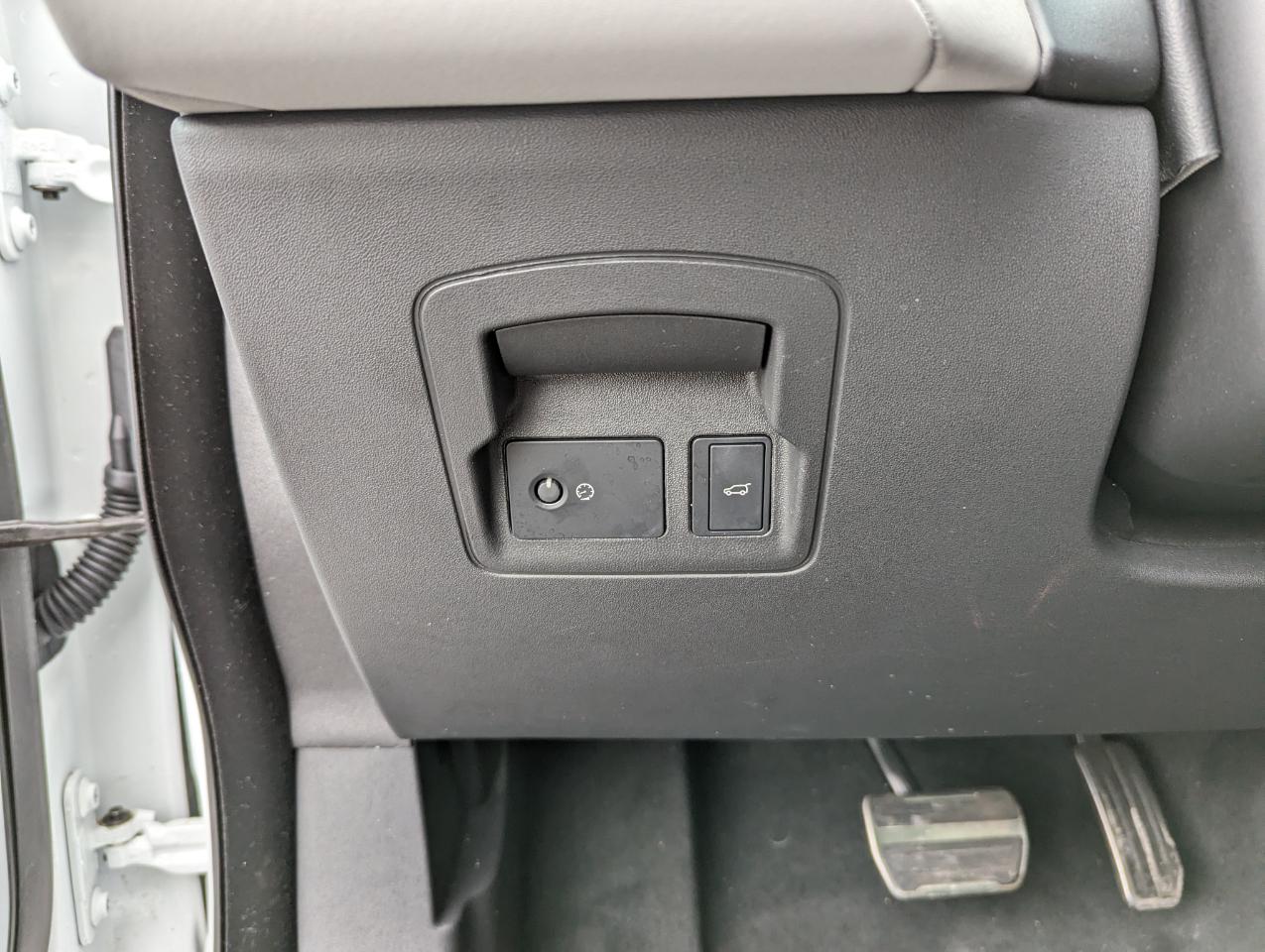 Land Rover Range Rover Velar P400 Dynamic SE 2025