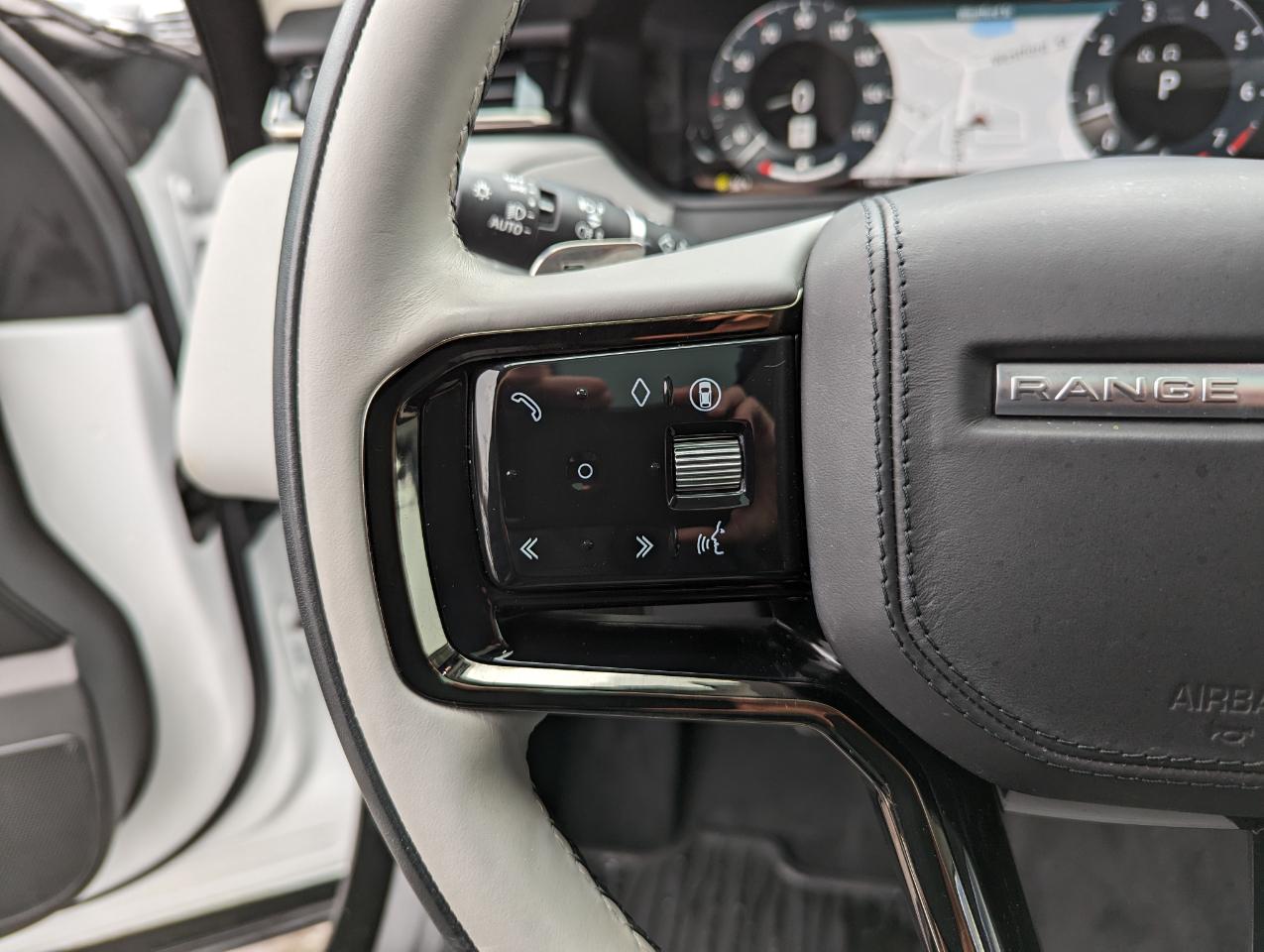 Land Rover Range Rover Velar P400 Dynamic SE 2025