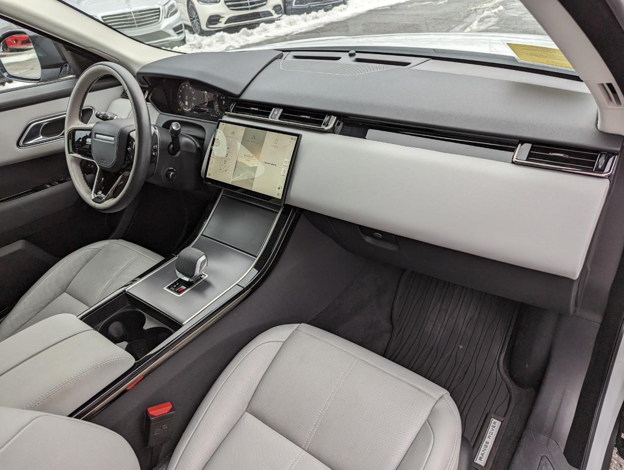 Land Rover Range Rover Velar P400 Dynamic SE 2025