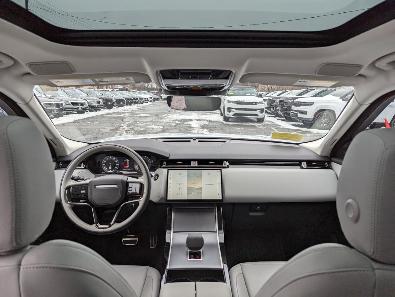 Land Rover Range Rover Velar P400 Dynamic SE 2025