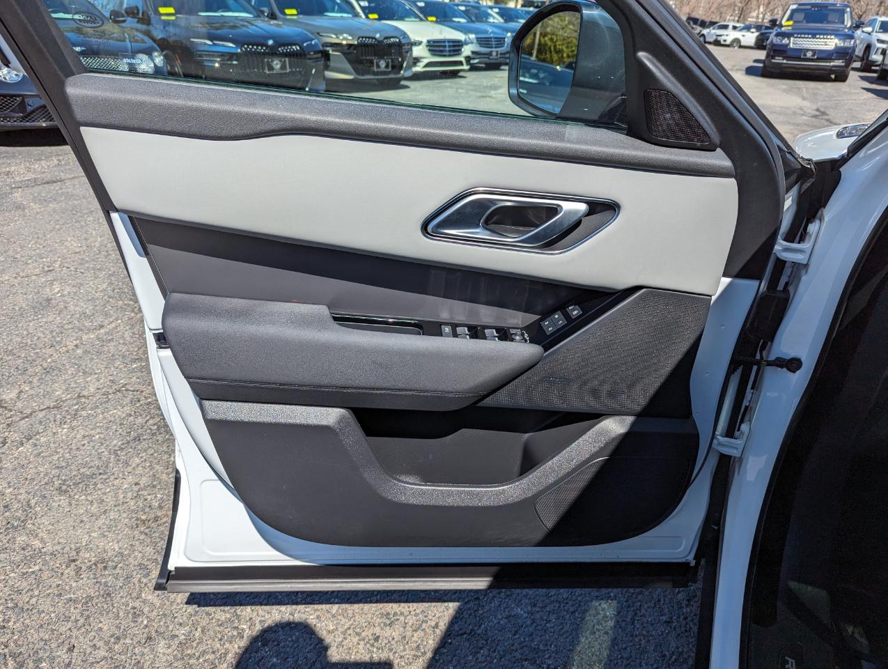 Land Rover Range Rover Velar P400 Dynamic SE 2025